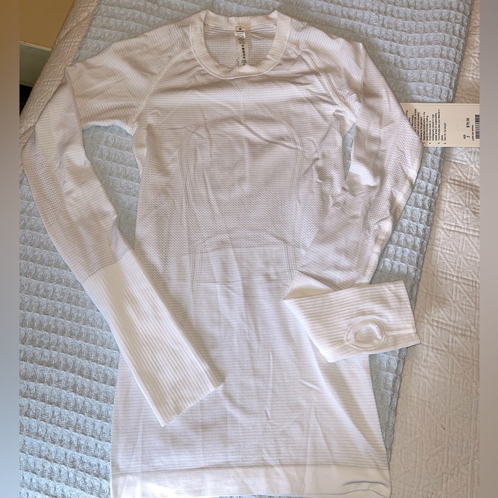 NWT lululemon - Swiftly Tech LS Crew